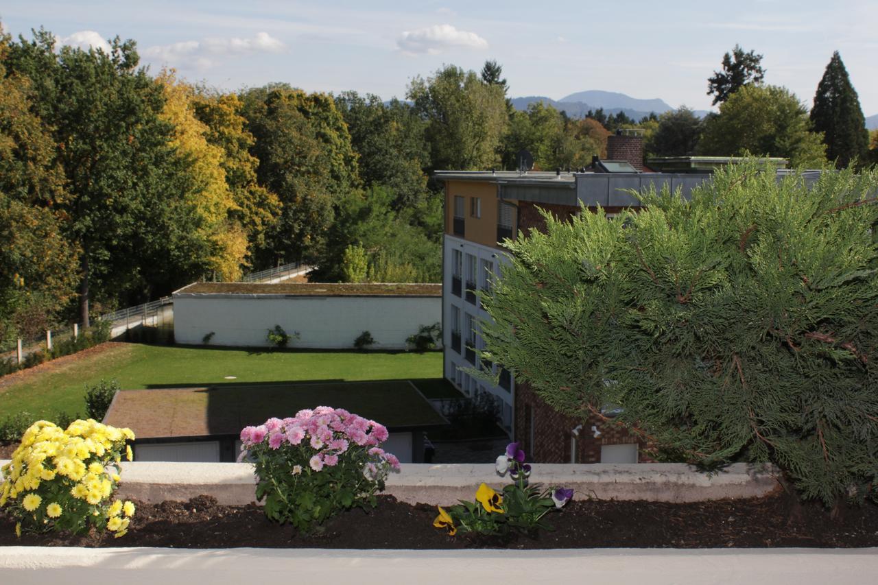 Apartment Mariaprimavera Am Kurpark Mit Schwarzwaldblick * * * * Bad Krozingen